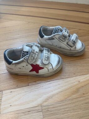 Golden Goose Kids White Sneakers with Red Star and Navy Heel size 22